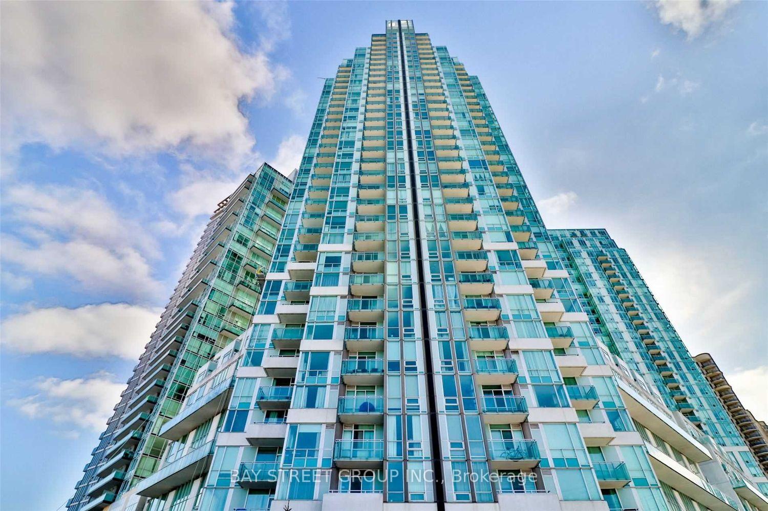 220-burnhamthorpe-road-w-mississauga-ontario-w12332087