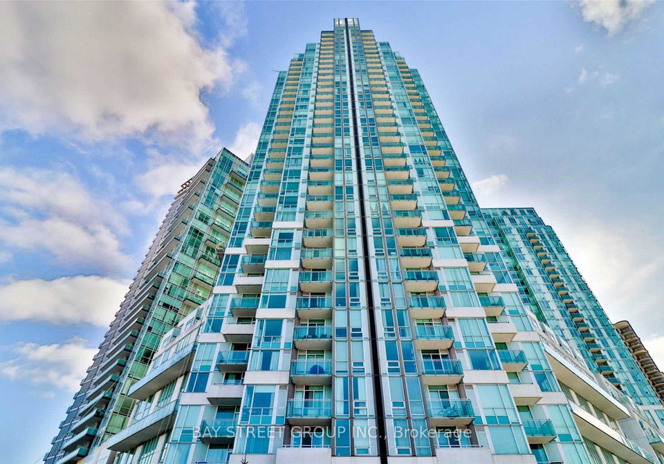 220-burnhamthorpe-road-w-mississauga-ontario-w12332087