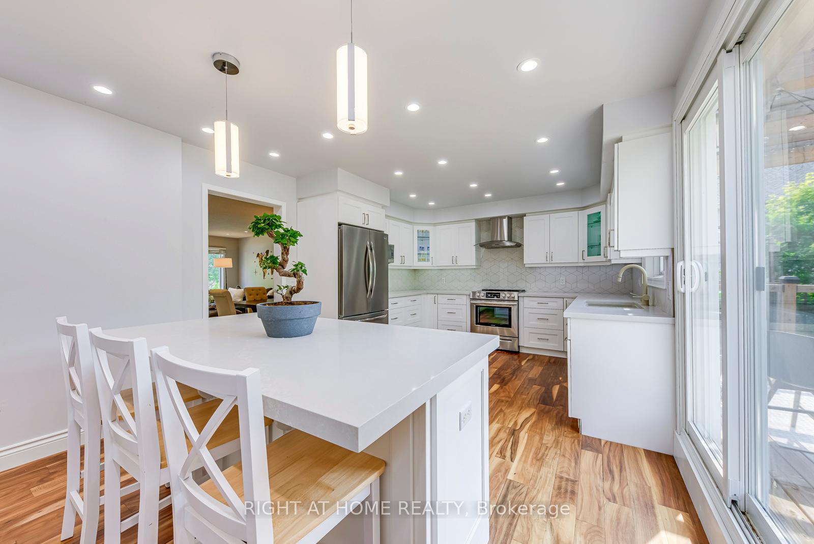 2356-strawfield-court-oakville-ontario-w12332253