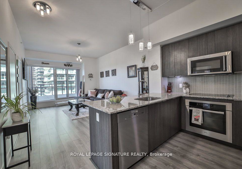 30-shore-breeze-drive-etobicoke-ontario-w12332270