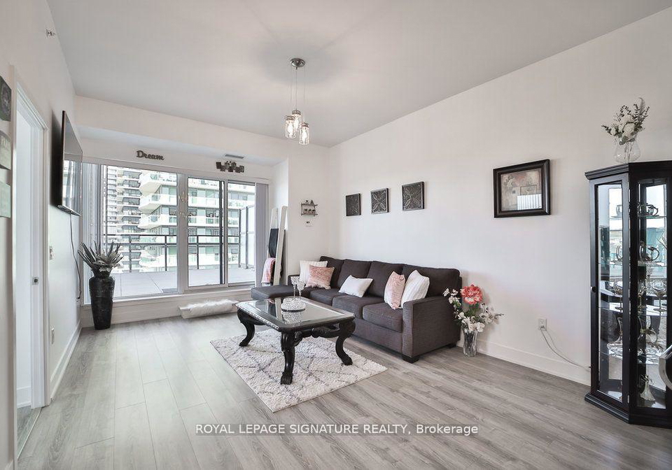 30-shore-breeze-drive-etobicoke-ontario-w12332270
