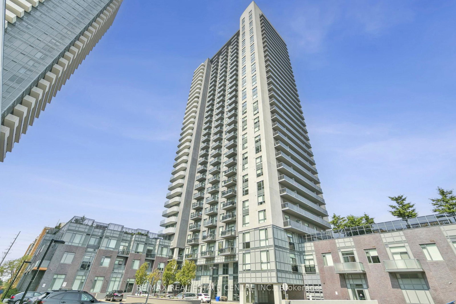 8-nahani-way-mississauga-ontario-w12332333