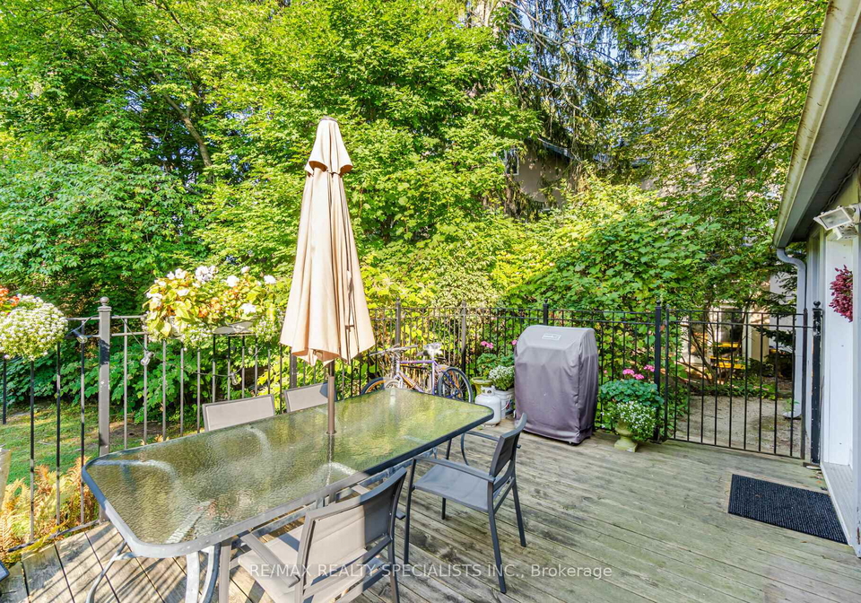 1233-road-mississauga-ontario-w12333392