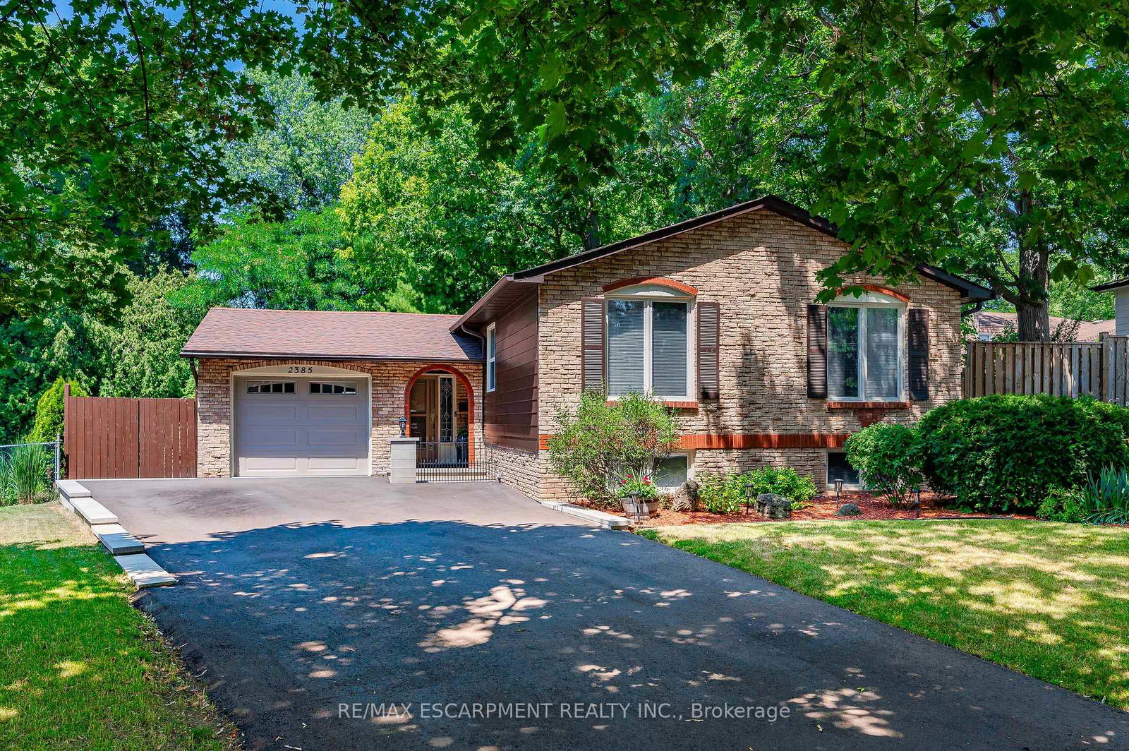 2385-peart-court-burlington-ontario-w12333582