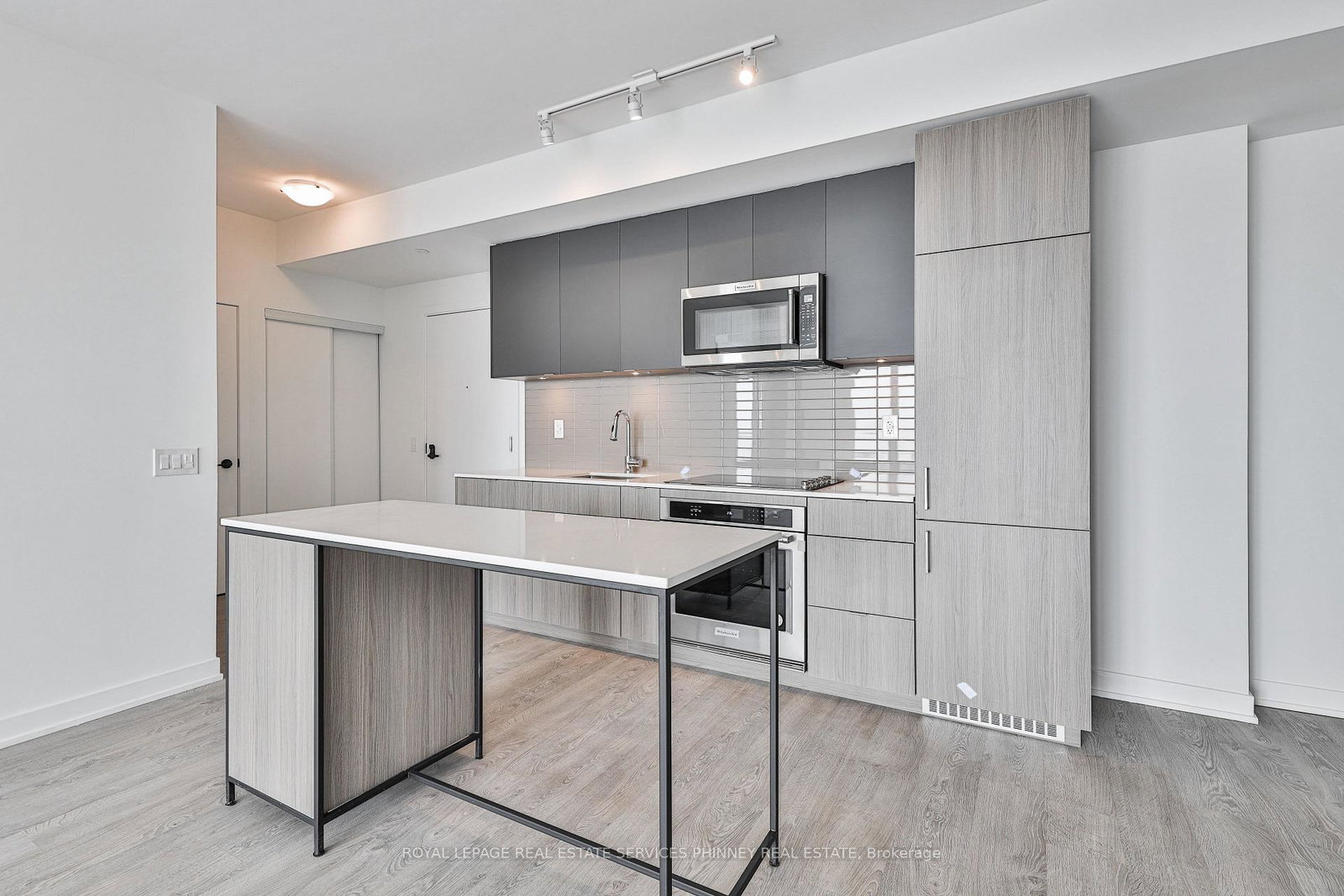 220-missinnihe-way-mississauga-ontario-w12333723