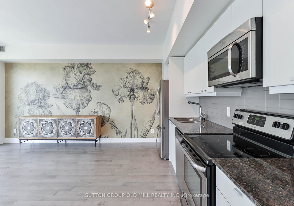 105-the-queensway-toronto-ontario-w12334330