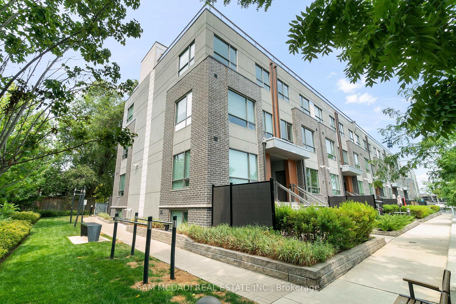 650-atwater-avenue-mississauga-ontario-w12334933