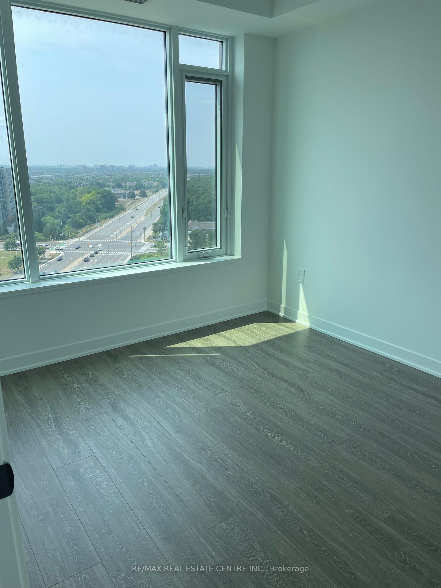2495-eglinton-avenue-w-mississauga-ontario-w12334993