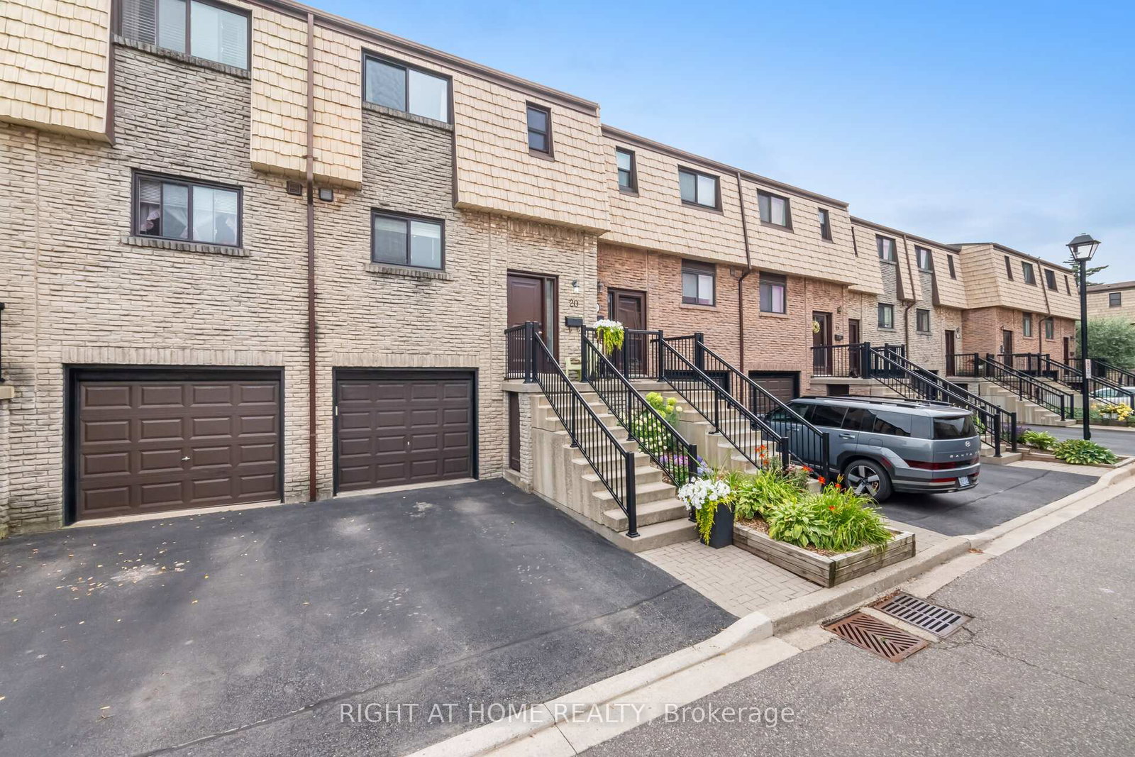 15sixth-line-oakville-ontario-w12335330