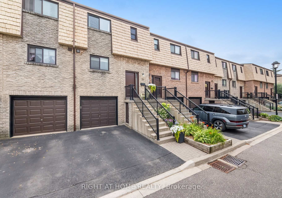 15sixth-line-oakville-ontario-w12335330
