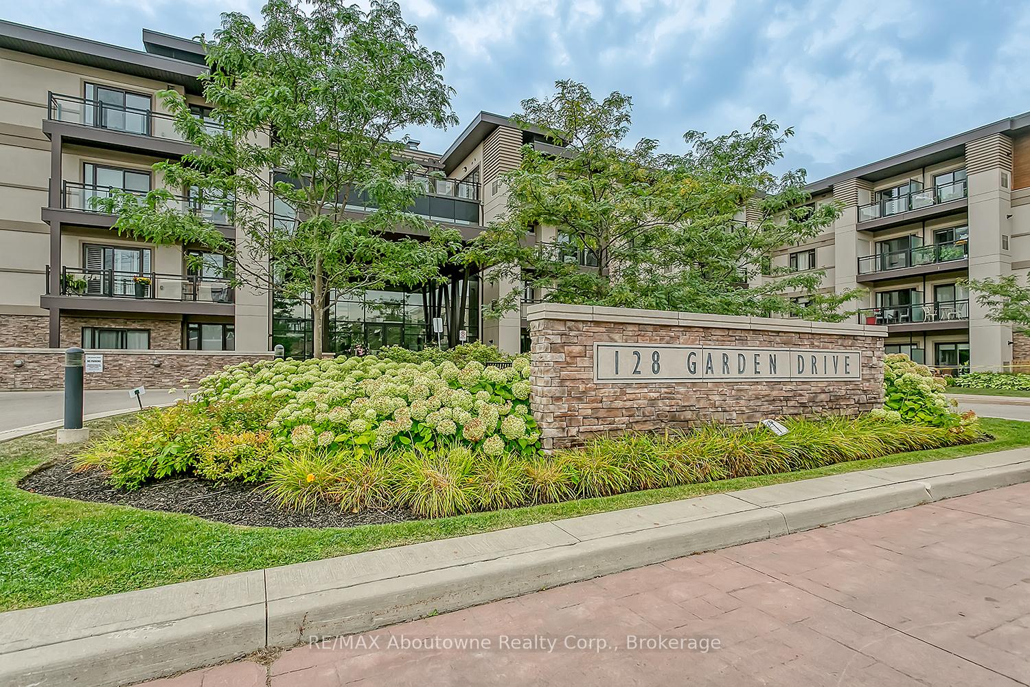 128-garden-drive-oakville-ontario-w12335829