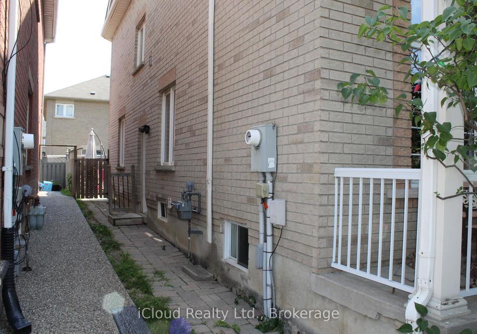67-masters-green-crescent-brampton-ontario-w12335962