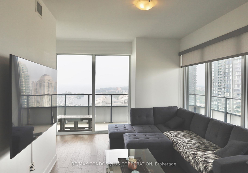 30-shore-breeze-drive-etobicoke-ontario-w12335990