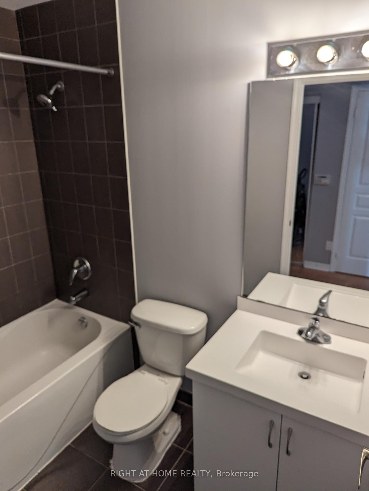 2240-lakeshore-boulevard-w-etobicoke-ontario-w12336099