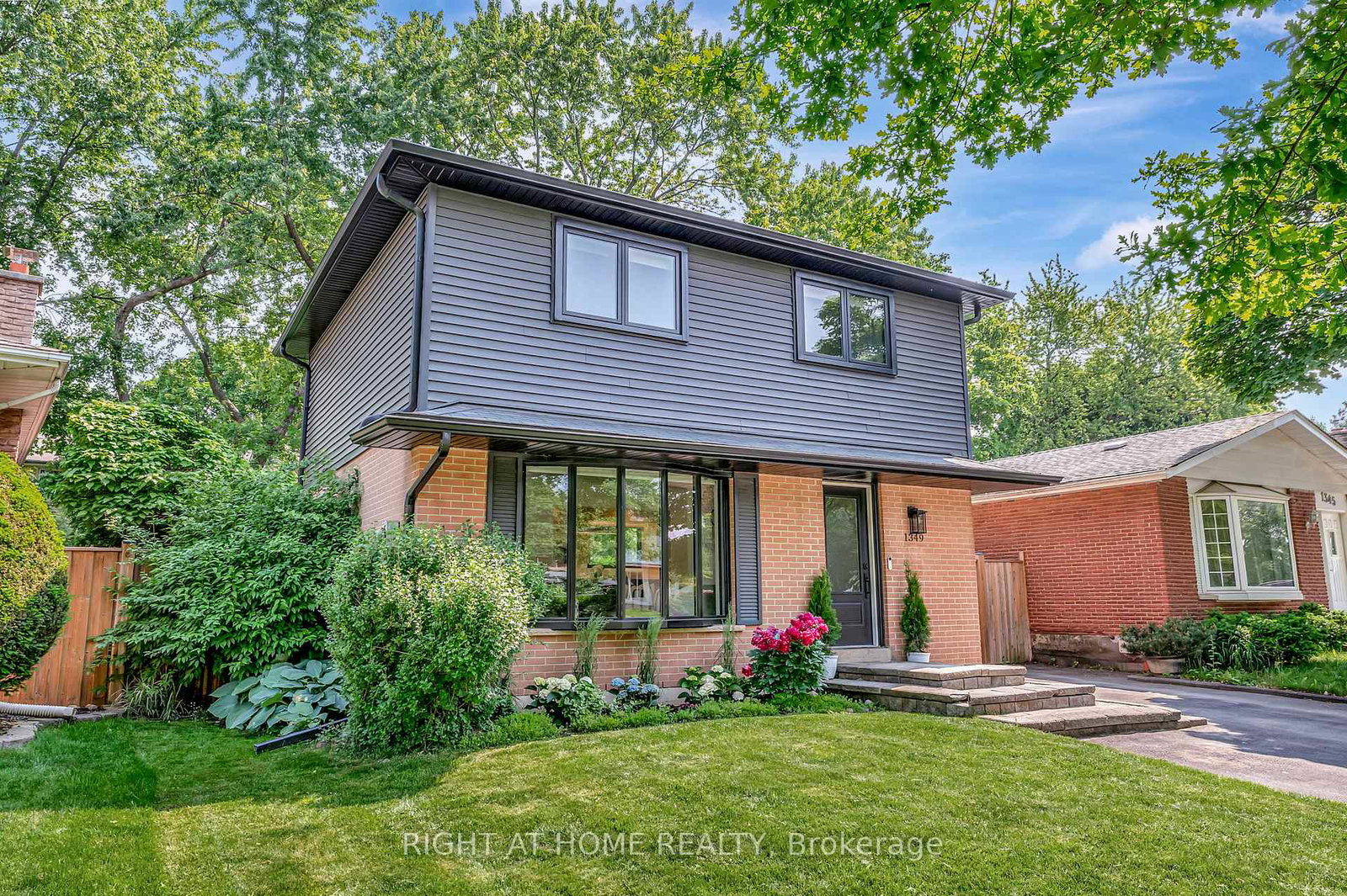1349-oxford-avenue-oakville-ontario-w12336420