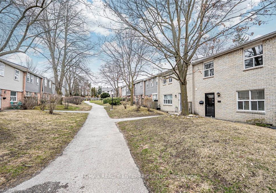 1050-shawnmarr-road-mississauga-ontario-w12337613