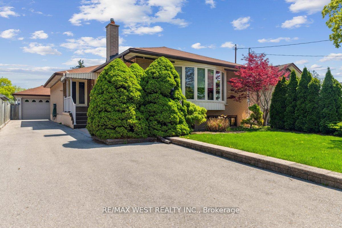 9-margrath-place-etobicoke-ontario-w12337634