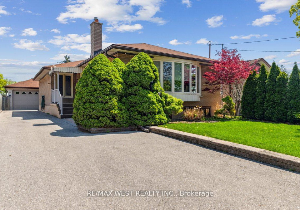 9-margrath-place-etobicoke-ontario-w12337634