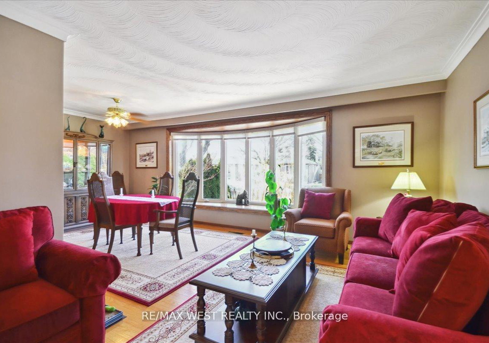 9-margrath-place-etobicoke-ontario-w12337634