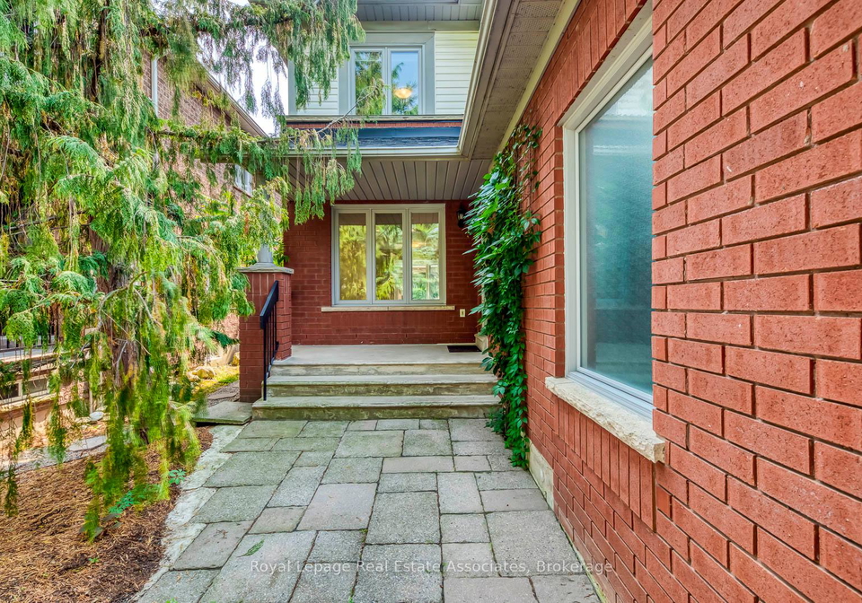 5935-dalebrook-crescent-mississauga-ontario-w12338059
