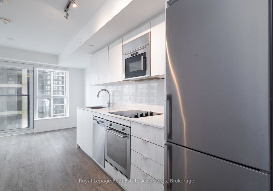5-mabelle-avenue-etobicoke-ontario-w12338175