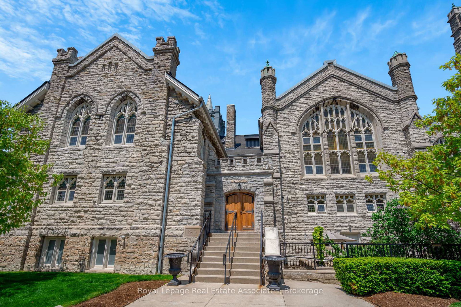384-sunnyside-avenue-toronto-ontario-w12338714