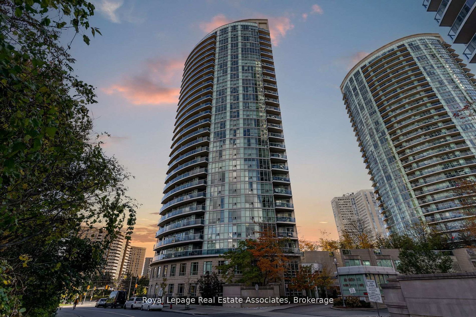 90-absolute-avenue-mississauga-ontario-w12339265