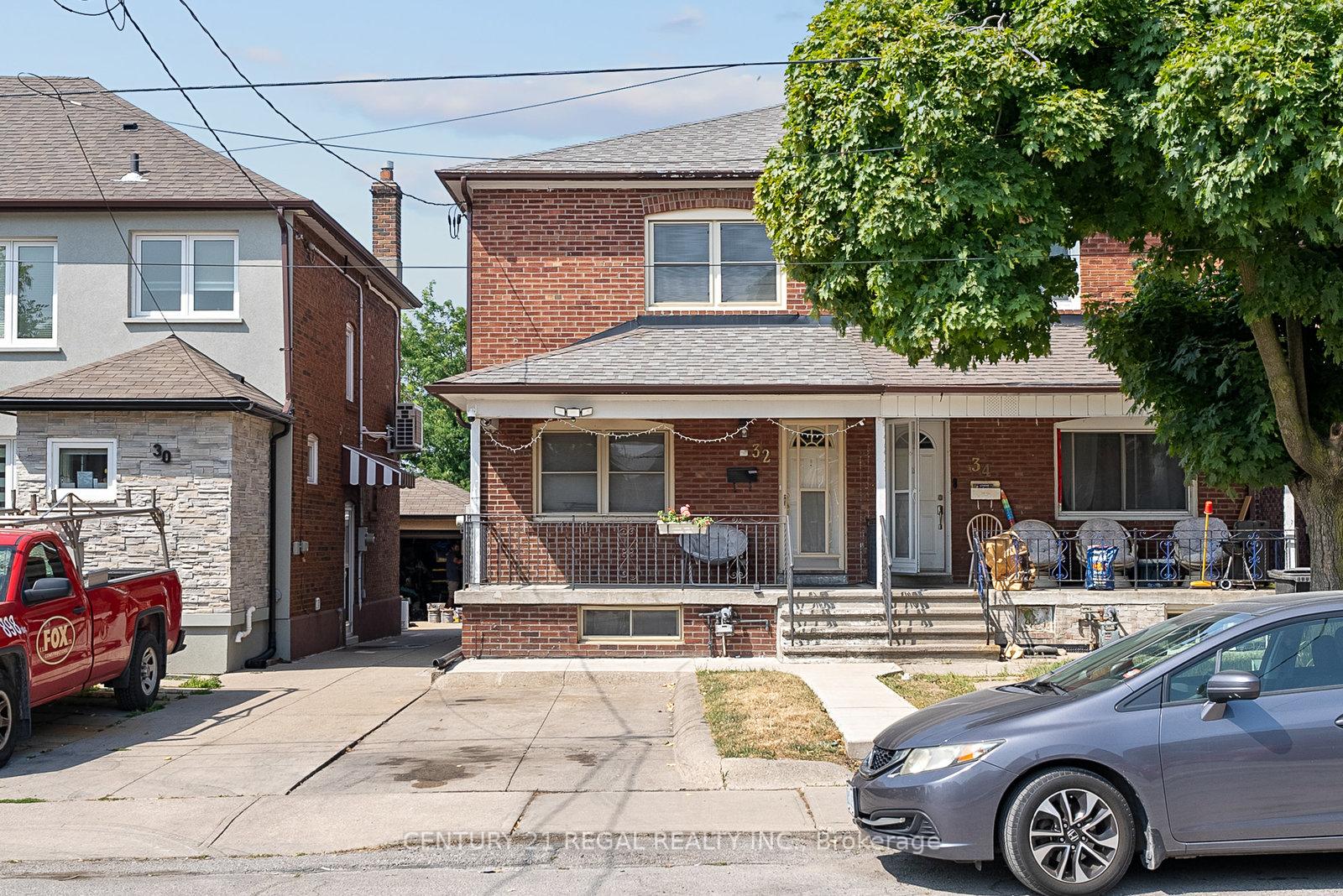 32-chamberlain-avenue-north-york-ontario-w12339433