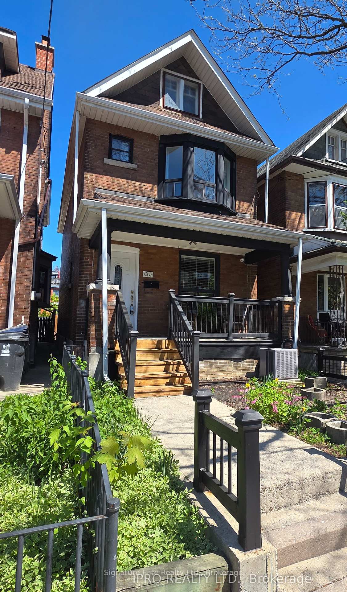 1351-lansdowne-avenue-e-toronto-ontario-w12339529