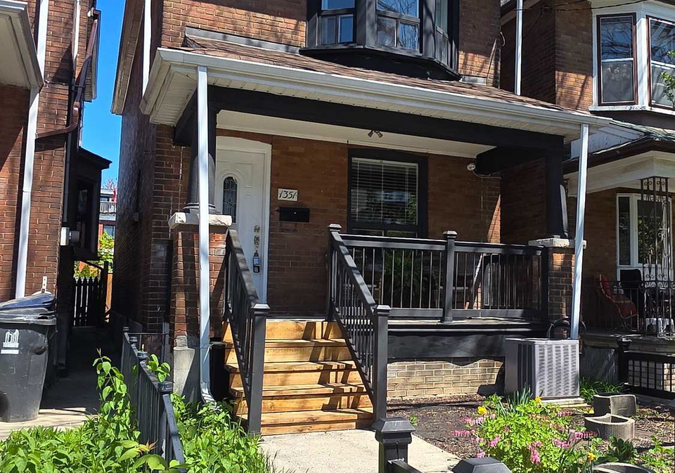 1351-lansdowne-avenue-e-toronto-ontario-w12339529