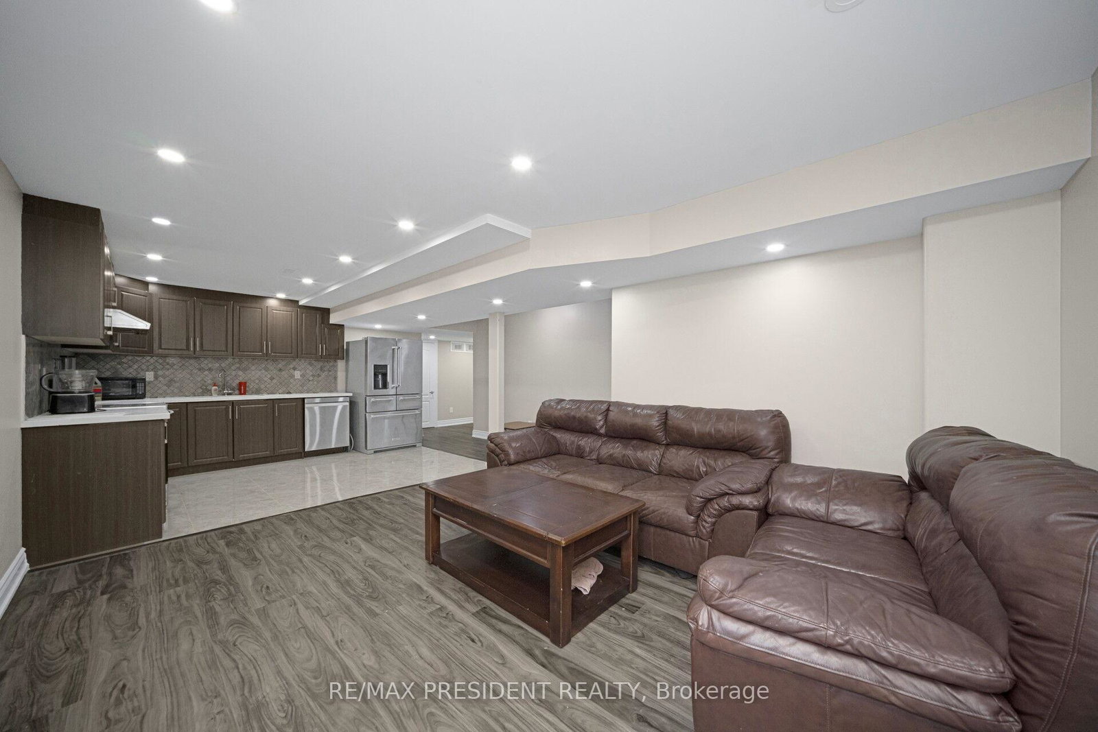 8-fanning-trail-brampton-ontario-w12340033