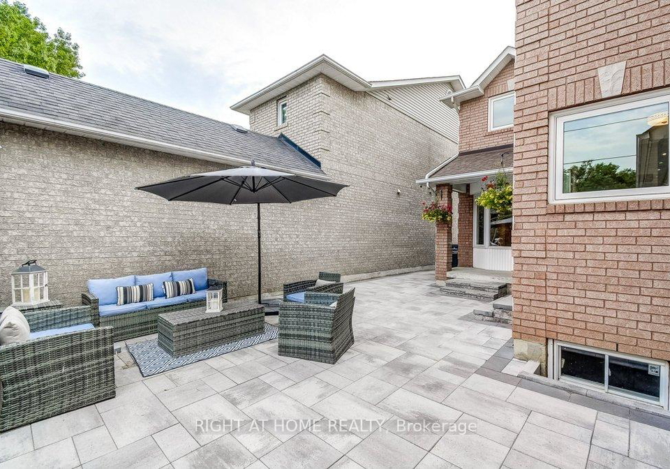 180-queen-street-w-mississauga-ontario-w12340147