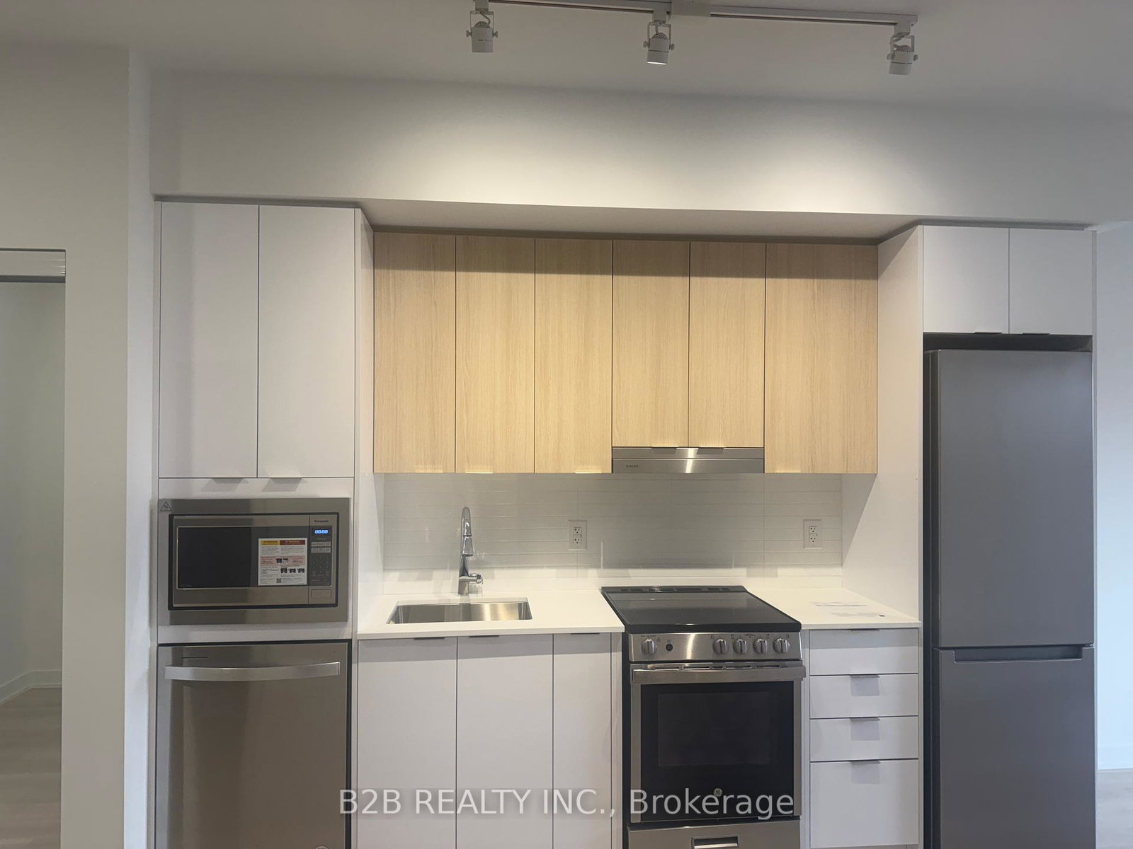 5105-hurontario-street-mississauga-ontario-w12340379