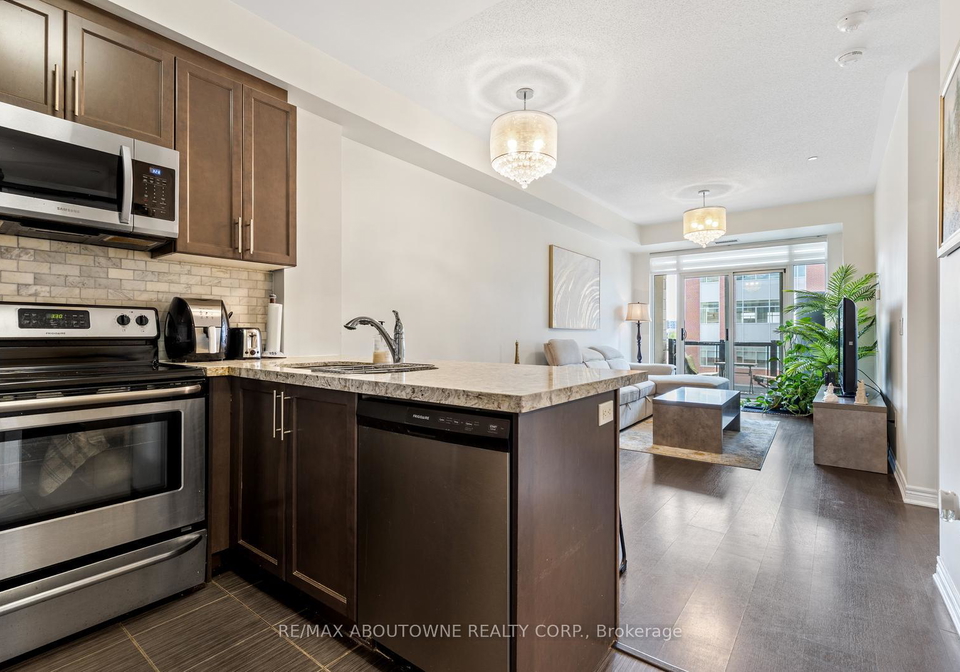 216-oak-park-boulevard-oakville-ontario-w12340505