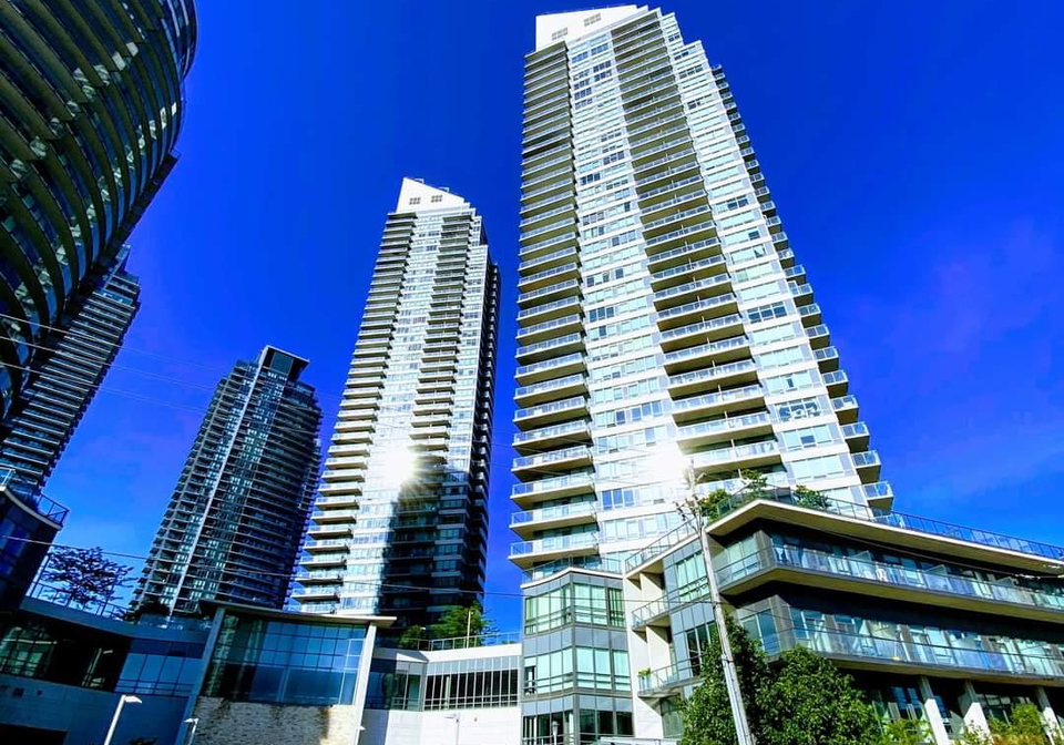 2240-lake-shore-boulevard-w-etobicoke-ontario-w12340679