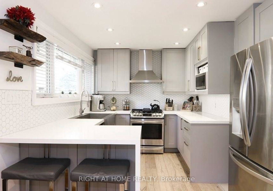 8-thirty-first-street-etobicoke-ontario-w12341185