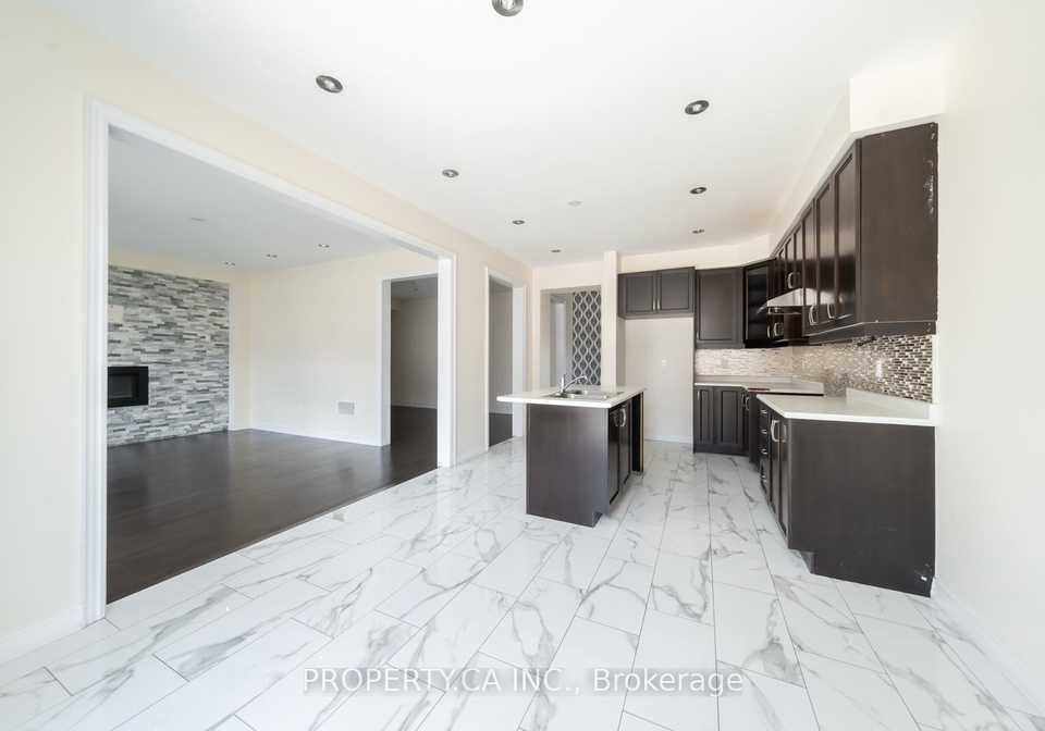 7-forsyth-crescent-brampton-ontario-w12341350