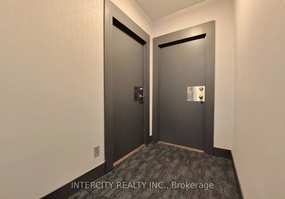 4070-confederation-parkway-mississauga-ontario-w12342020