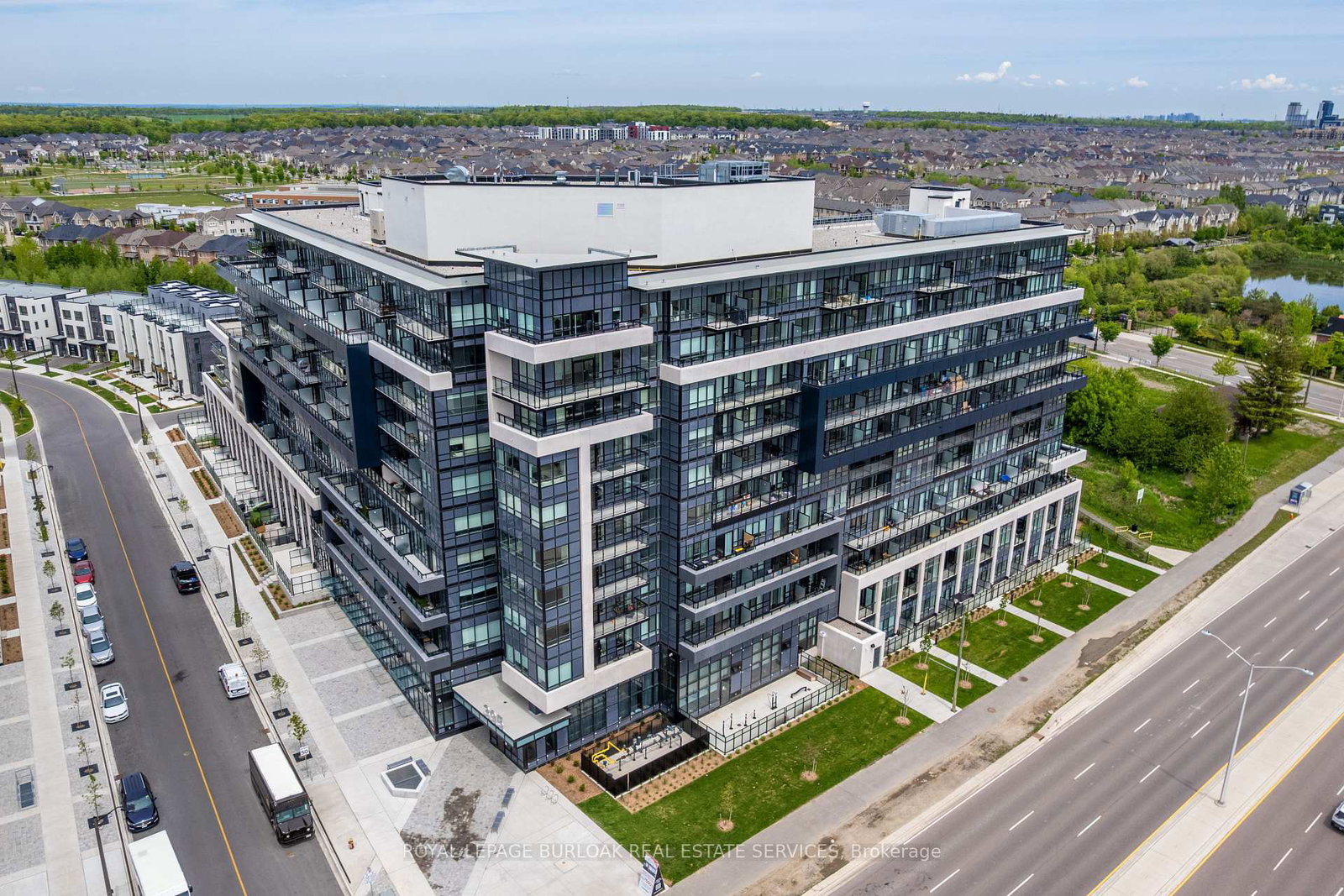 395-dundas-street-oakville-ontario-w12342140