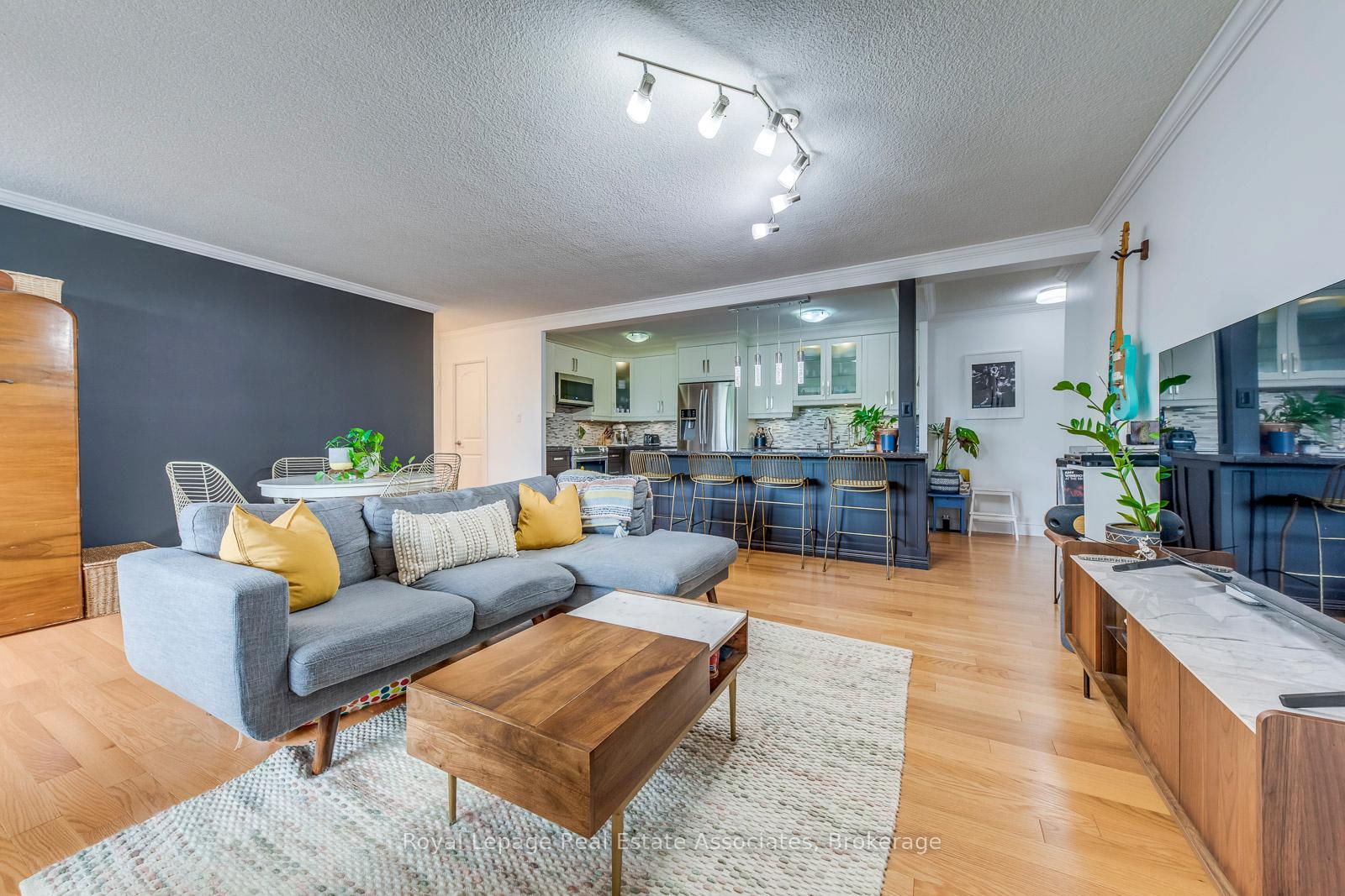 1535-lakeshore-road-e-mississauga-ontario-w12343345