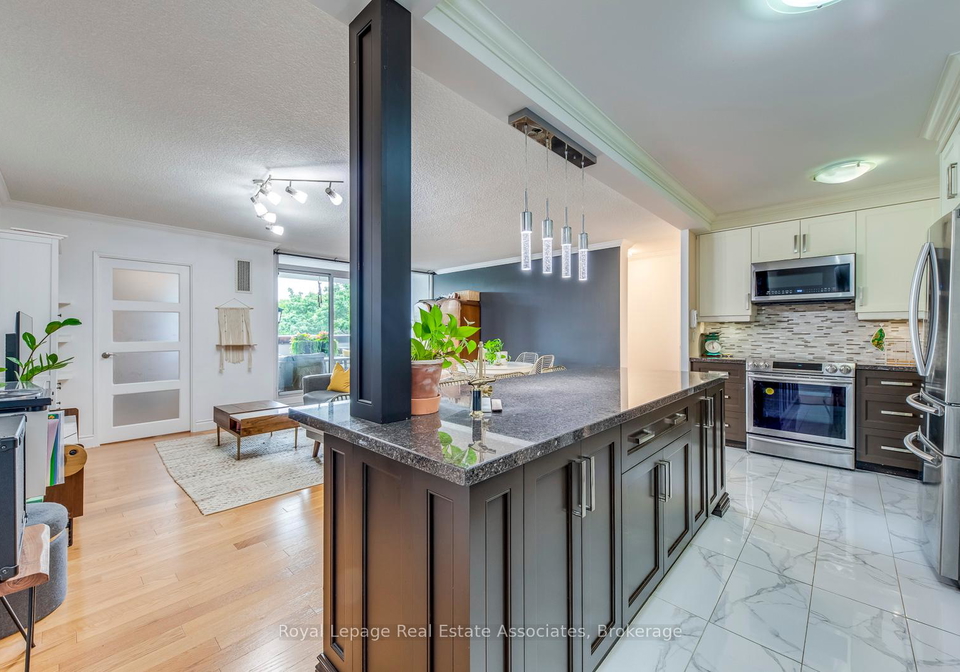 1535-lakeshore-road-e-mississauga-ontario-w12343345