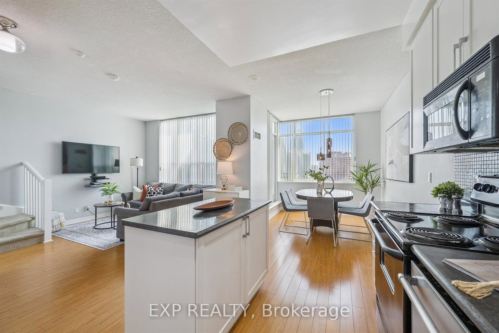 220-burnhamthorpe-road-w-mississauga-ontario-w12343679