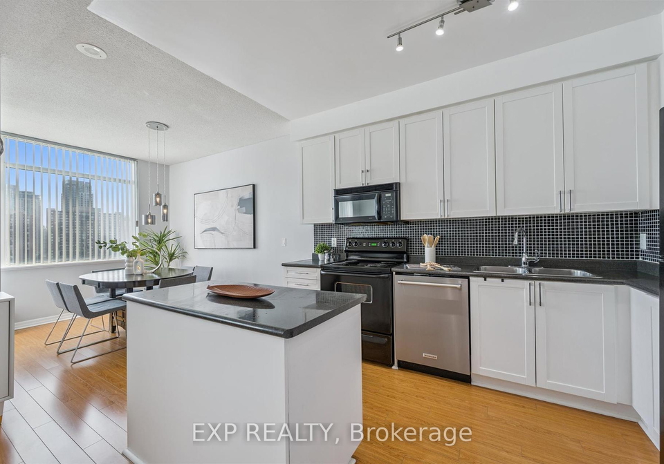 220-burnhamthorpe-road-w-mississauga-ontario-w12343679