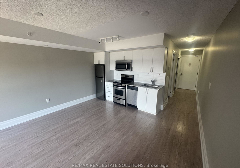 800-lawrence-avenue-w-north-york-ontario-w12343853