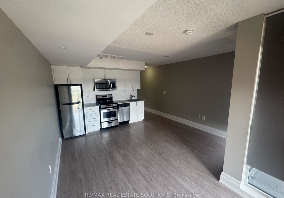 800-lawrence-avenue-w-north-york-ontario-w12343853