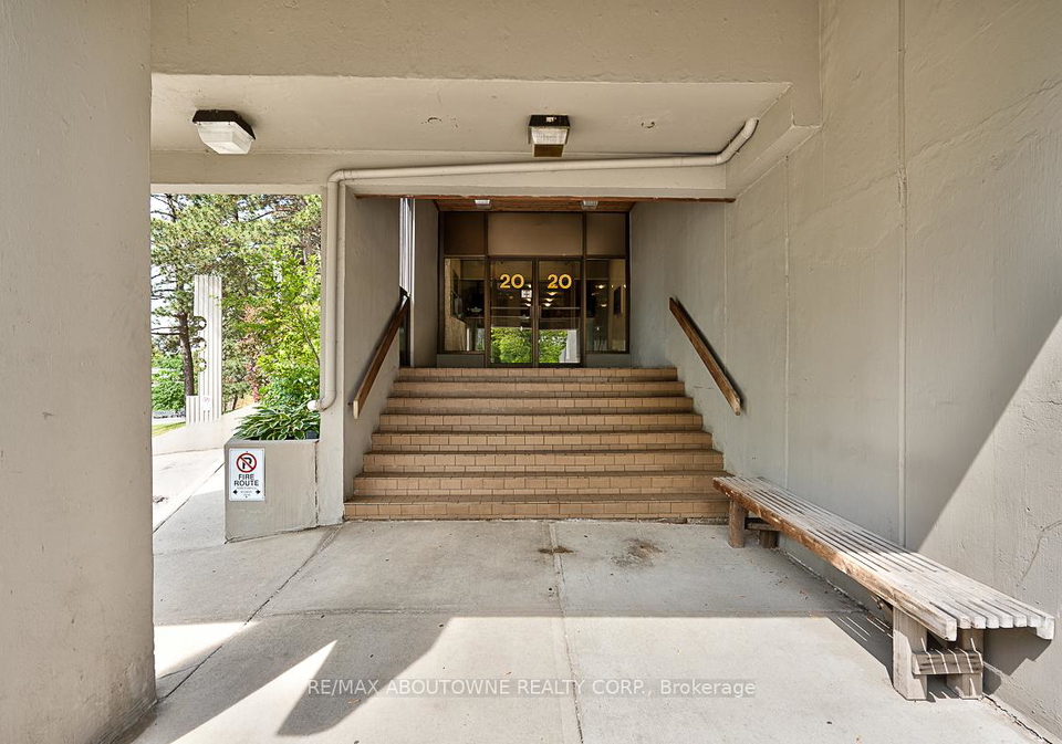 20-speers-road-oakville-ontario-w12344101
