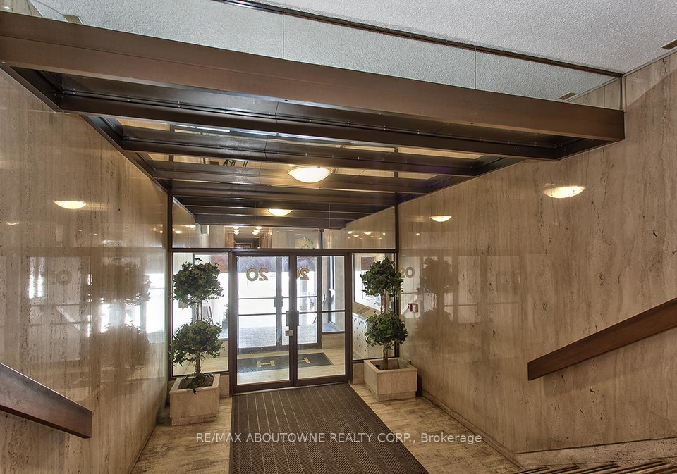 20-speers-road-oakville-ontario-w12344101