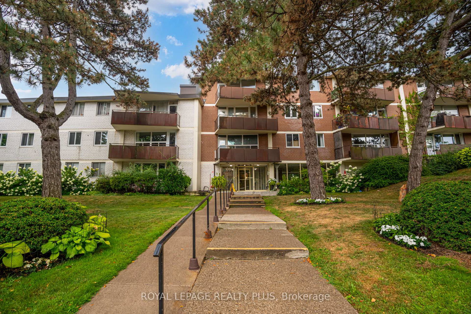 100-coe-hill-drive-toronto-ontario-w12344293