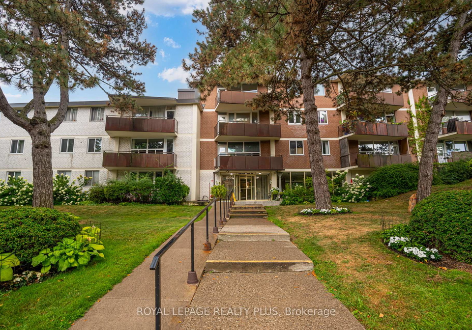 100-coe-hill-drive-toronto-ontario-w12344293