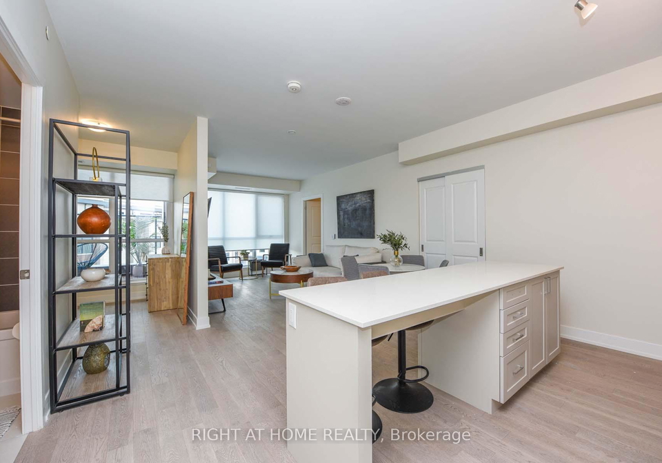 1063-douglas-mccurdy-common-mississauga-ontario-w12344407